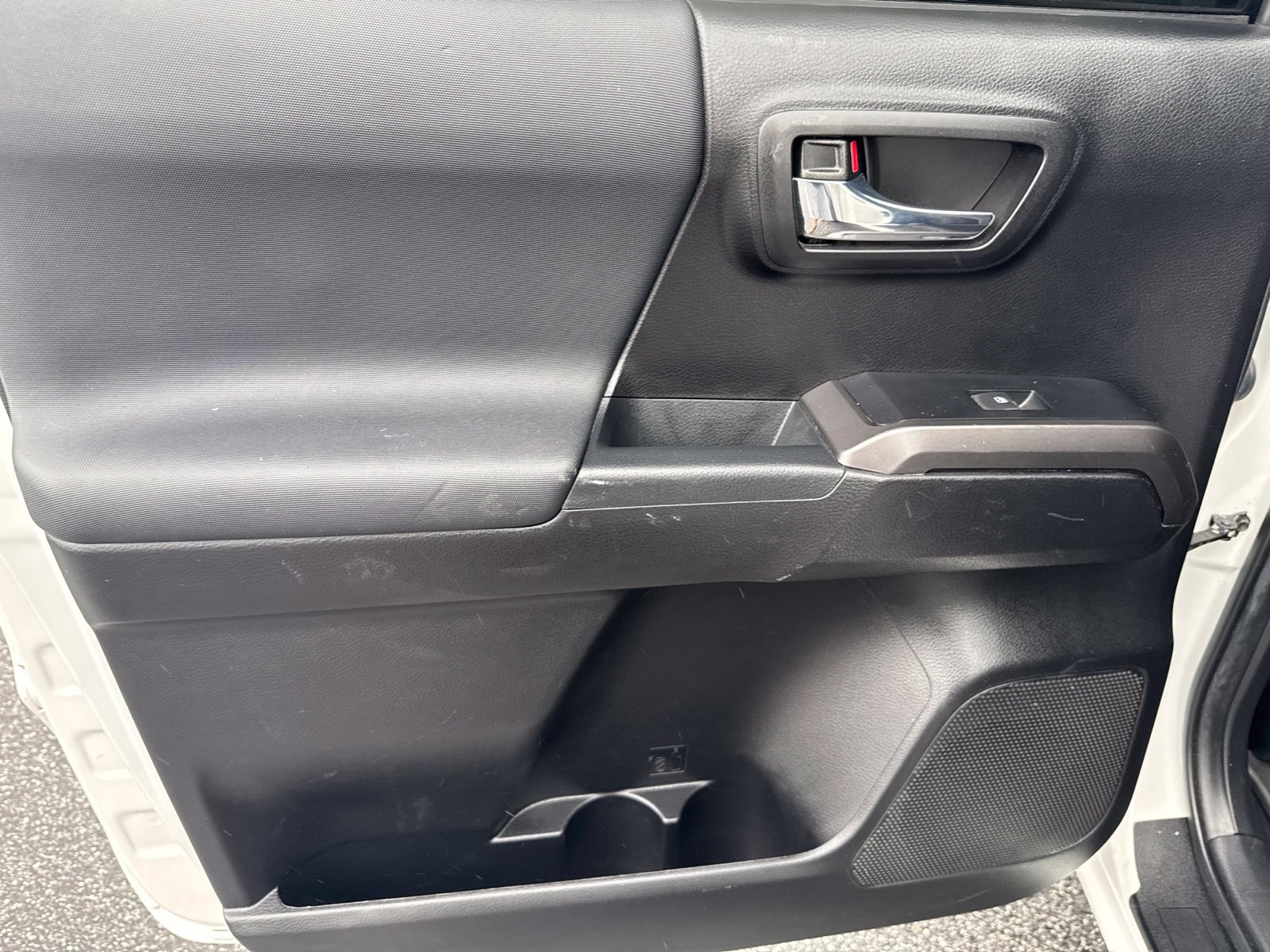 Used 2022 Toyota Tacoma TRD Off-Road AWD/4WD image 13