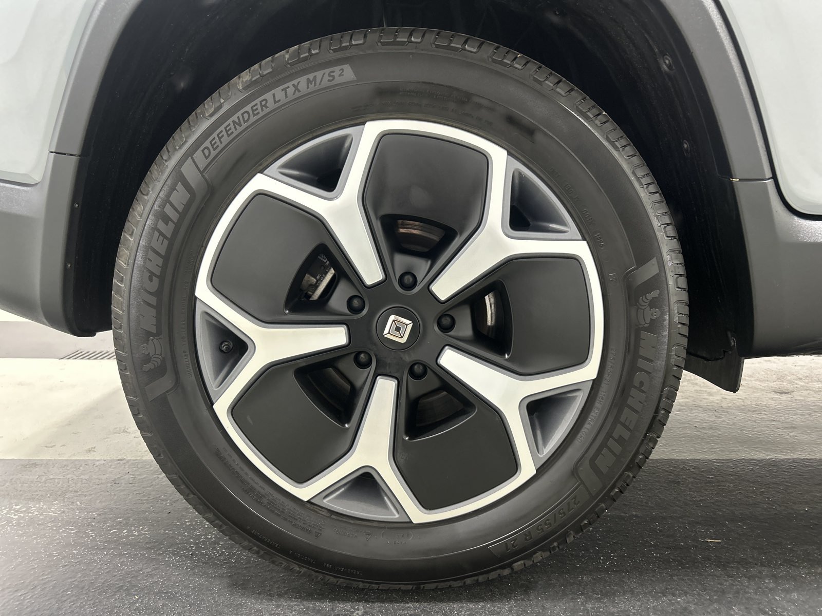 Used 2023 Rivian R1T Adventure Dual AWD/4WD image 12
