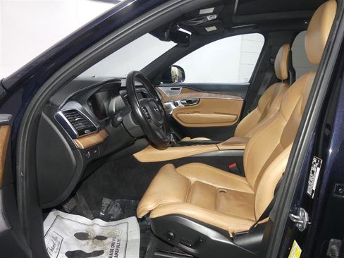 Used 2017 Volvo XC90 T6 Inscription w/ Vision Package image 21