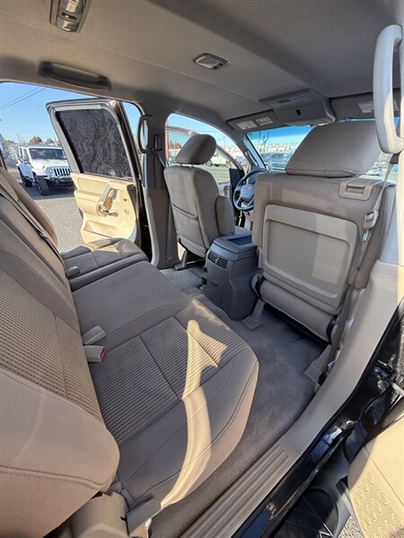 Used 2014 Nissan Titan SV w/ SV Value Truck Package AWD/4WD image 28