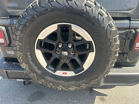 Used 2020 Jeep Wrangler Sport image 24