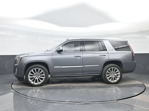 Used 2019 Cadillac Escalade Premium Luxury RWD image 3