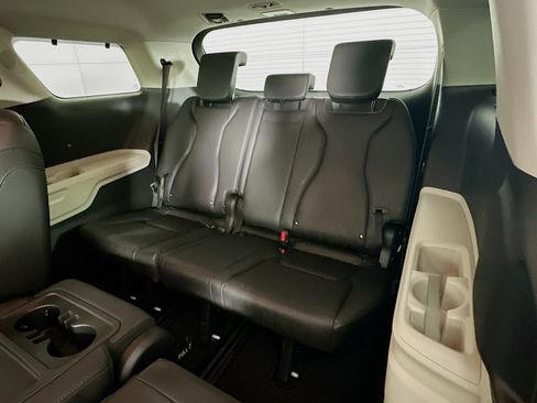 Used 2024 Kia Carnival SX FWD image 29