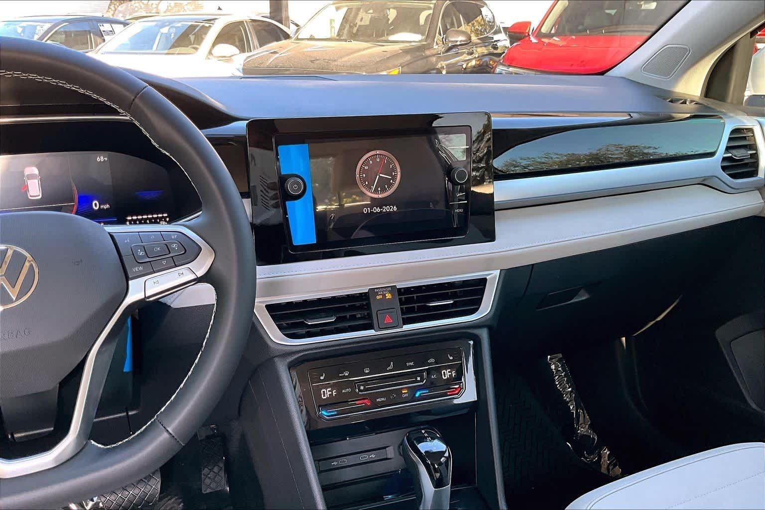 New 2026 Volkswagen Taos SE FWD image 6