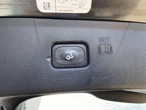 Used 2016 Ford Edge Titanium w/ Equipment Group 302A image 9