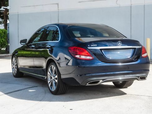 Used 2017 Mercedes-Benz C 300 Sedan image 9