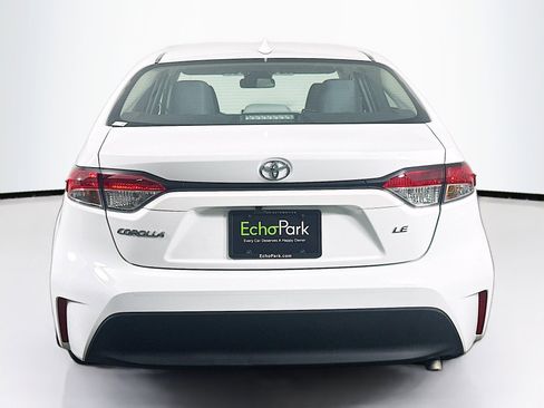 Used 2025 Toyota Corolla LE FWD image 7