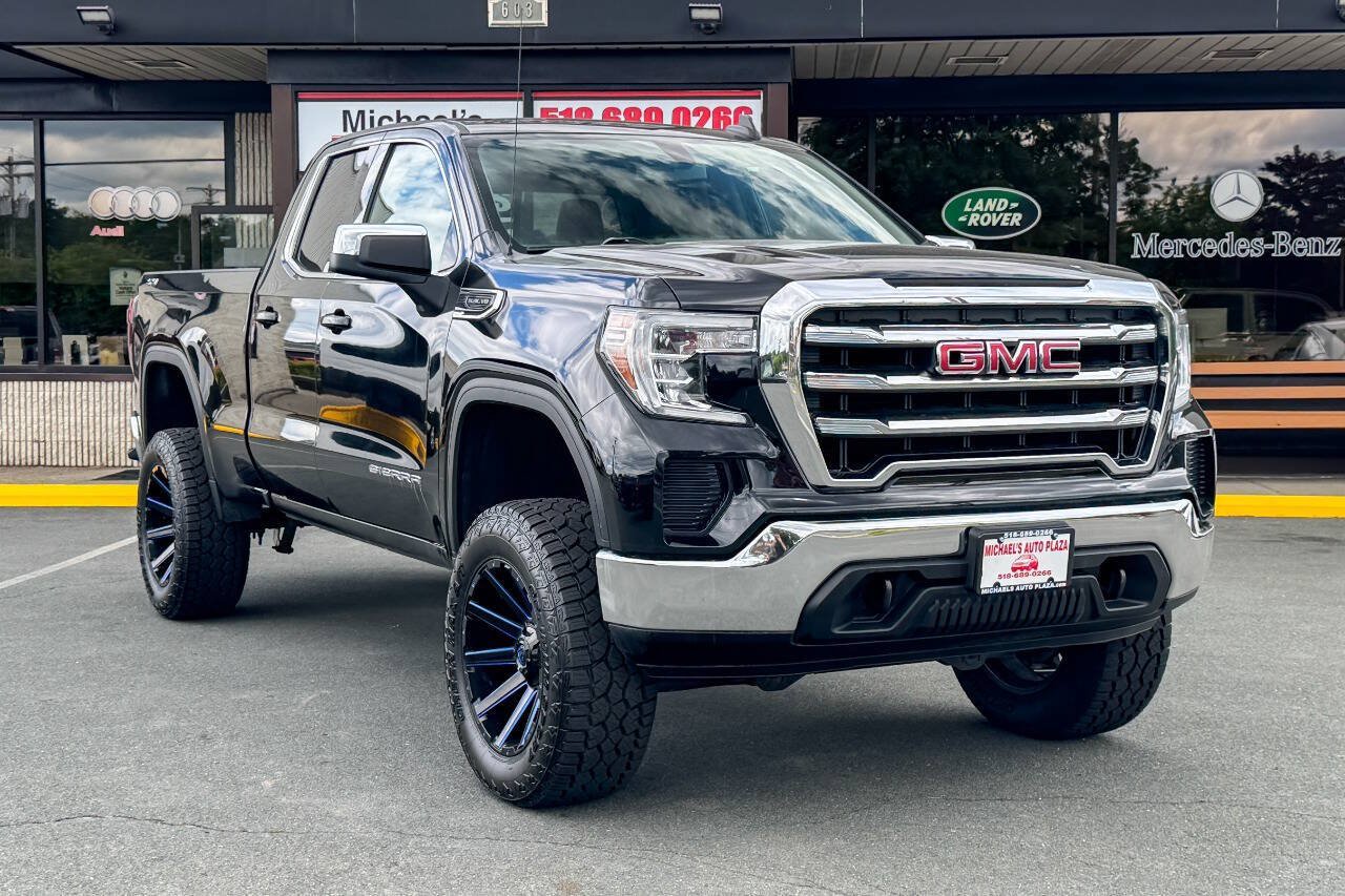 Used 2021 GMC Sierra 1500 SLE w/ Preferred Package AWD/4WD image 1