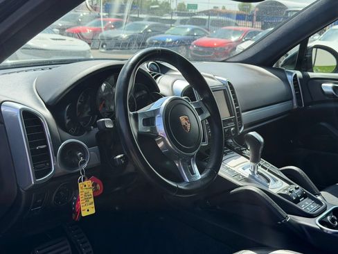Used 2014 Porsche Cayenne GTS AWD/4WD image 18