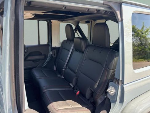 Used 2024 Jeep Wrangler Unlimited Rubicon image 31