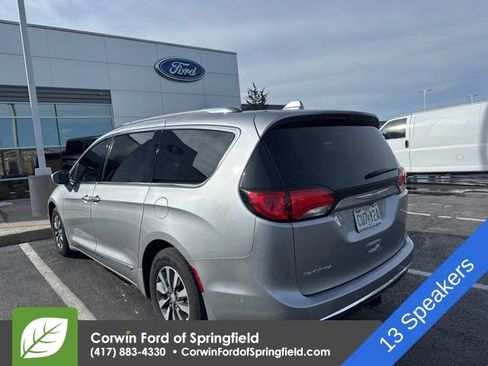 Used 2020 Chrysler Pacifica Touring-L Plus image 6