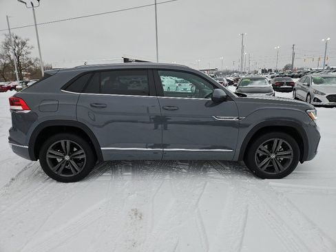 Used 2021 Volkswagen Atlas Cross Sport SE w/ Panoramic Sunroof Package image 5