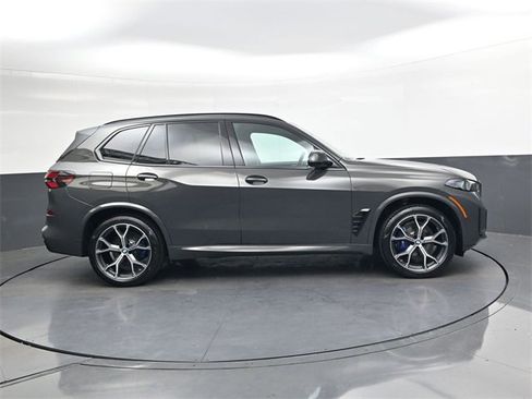 New 2026 BMW X5 xDrive40i w/ M Sport Package image 3