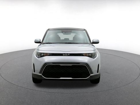 Used 2025 Kia Soul LX w/ LX Technology Package FWD image 2