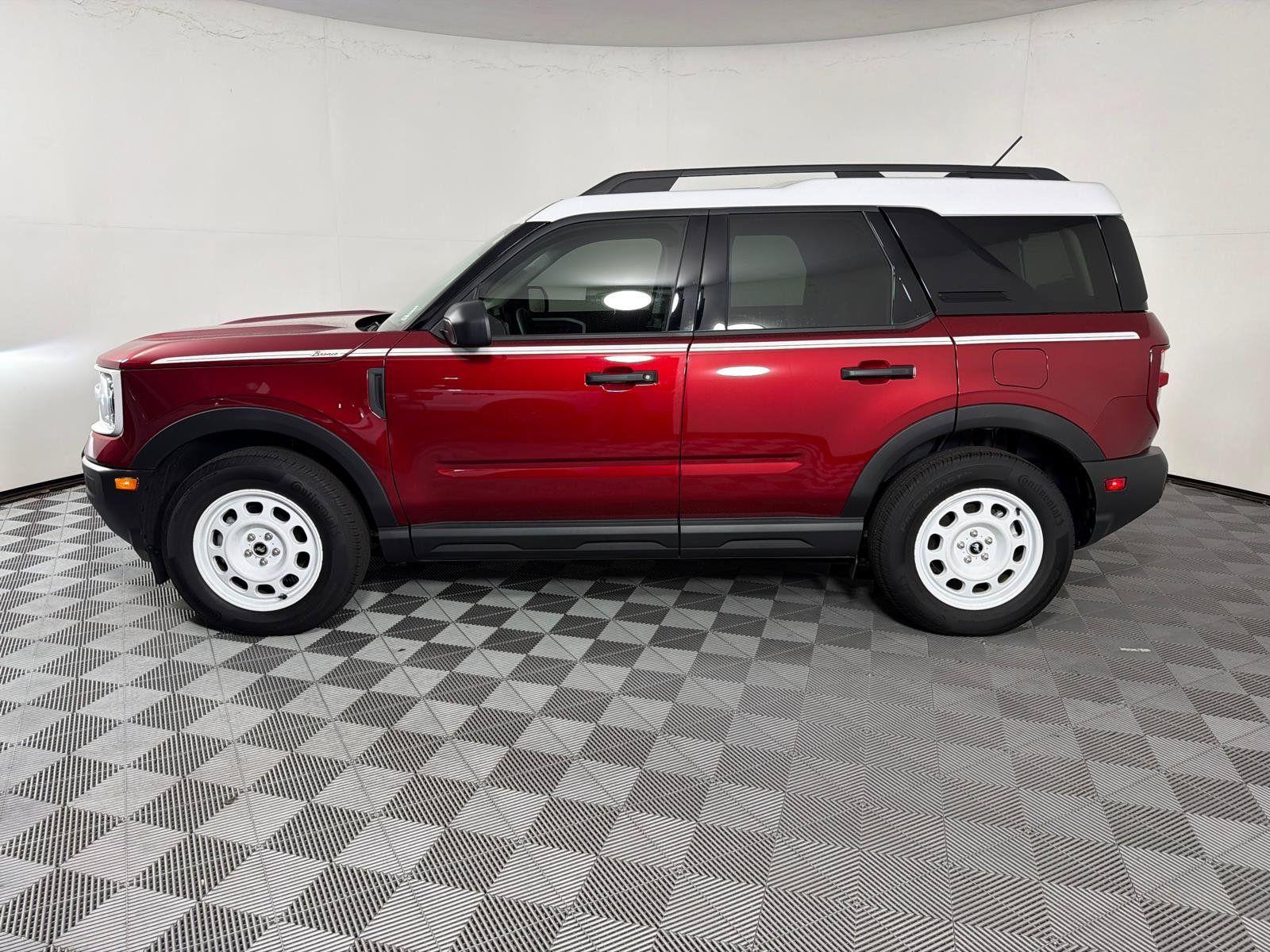 Used 2025 Ford Bronco Sport Heritage w/ Convenience Package AWD/4WD image 4