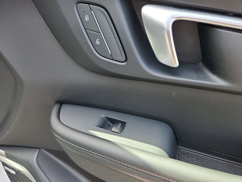 Used 2025 Buick Enclave Preferred FWD image 51