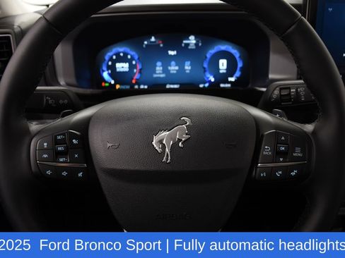 Used 2025 Ford Bronco Sport Badlands image 12