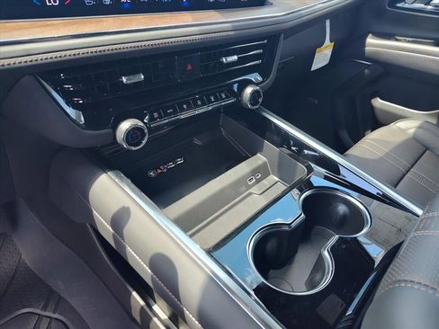 New 2026 Chevrolet Tahoe High Country AWD/4WD image 13