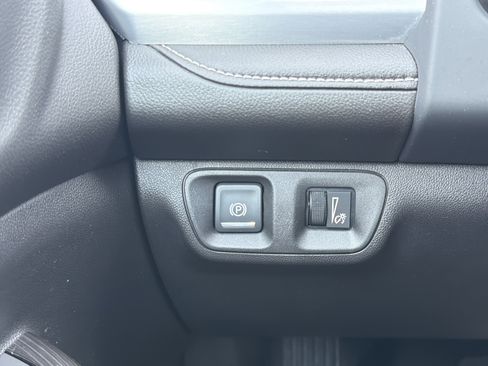 Certified 2020 GMC Acadia SLT w/ LPO, Floor Liner Package FWD image 31