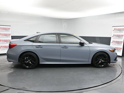 Used 2023 Honda Civic Sport image 9
