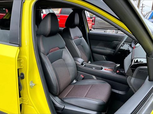 Used 2025 Nissan Kicks SR w/ Illumination Package image 8