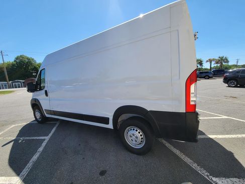 Used 2025 RAM ProMaster 2500 w/ Convenience Group FWD image 9