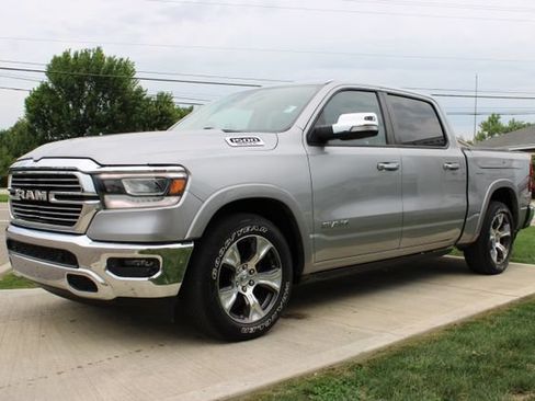 Used 2019 RAM 1500 Laramie AWD/4WD image 7