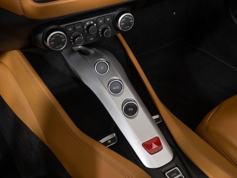 Used 2016 Ferrari California T RWD image 40