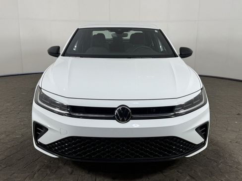 Used 2025 Volkswagen Jetta Sport FWD image 2