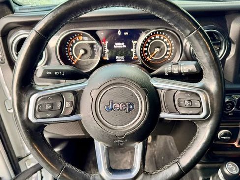 Used 2021 Jeep Wrangler Unlimited Sahara AWD/4WD image 11