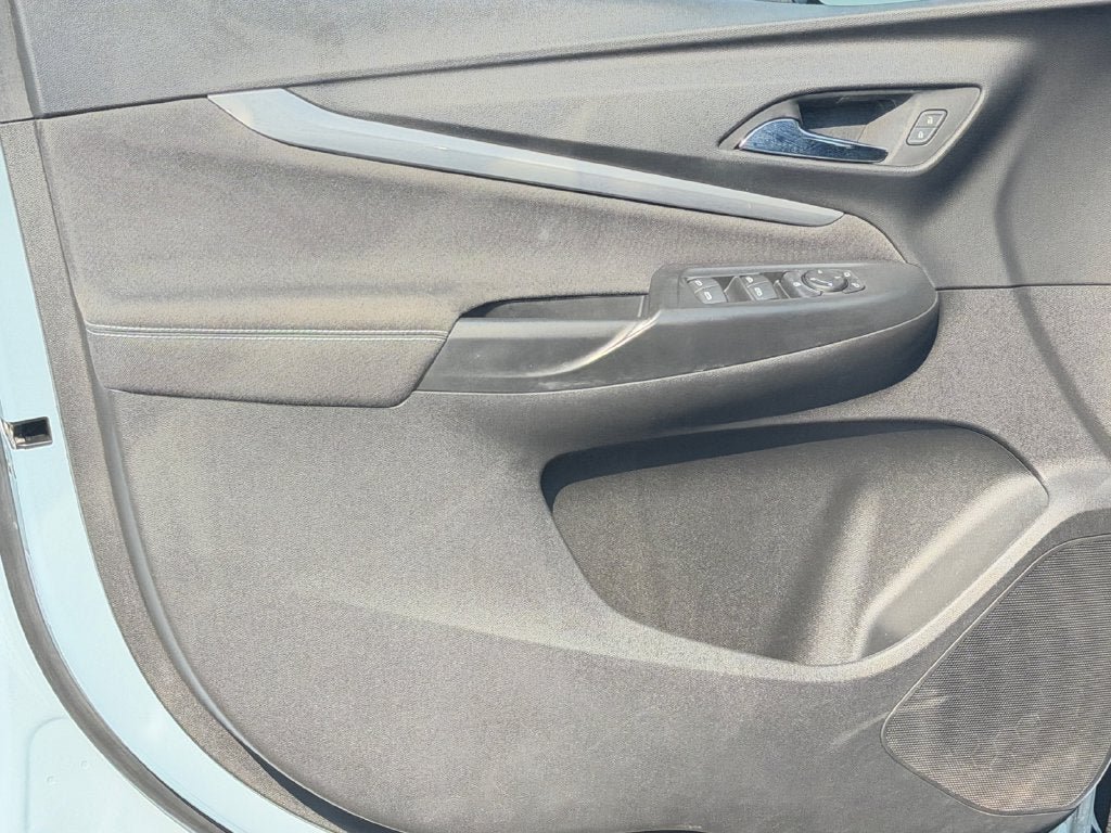 Used 2023 Chevrolet Bolt EUV LT FWD image 21