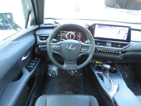 Used 2024 Lexus UX 250h AWD w/ Premium Package image 32