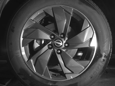 Used 2025 Nissan Rogue SV FWD image 12