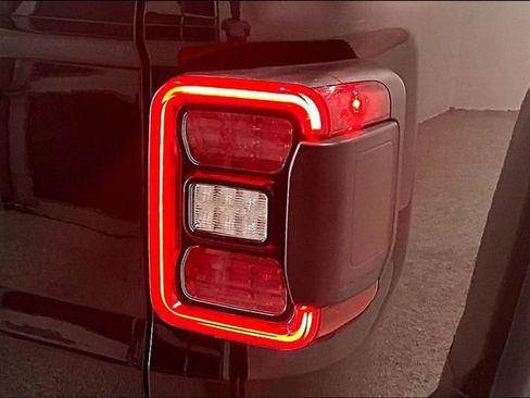 Used 2022 Jeep Gladiator Mojave w/ LED Lighting Group AWD/4WD image 32