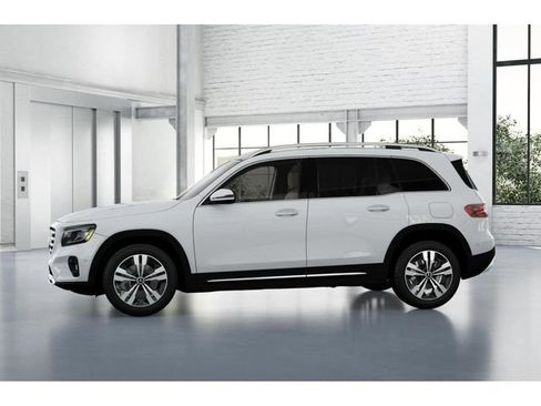 Used 2026 Mercedes-Benz GLB 250 4MATIC image 35