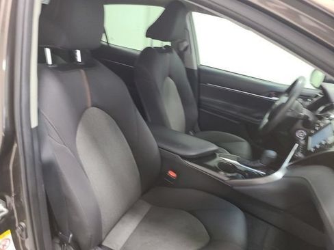 Used 2018 Toyota Camry LE FWD image 12