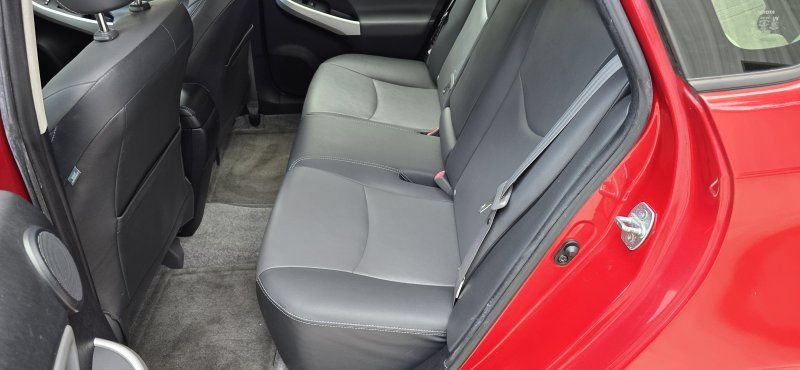 Used 2014 Toyota Prius Four FWD image 30
