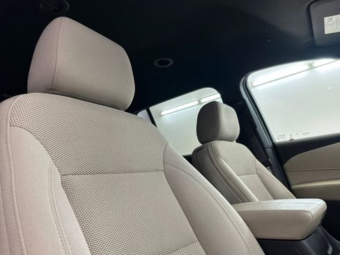 Used 2022 Chevrolet Traverse LS image 24