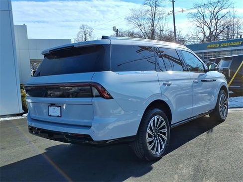 Used 2025 Lincoln Navigator Black Label image 6