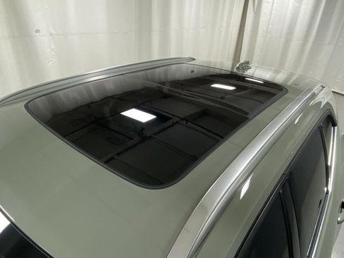 Certified 2024 Volvo XC40 B5 Plus w/ Protection Package Premier image 6