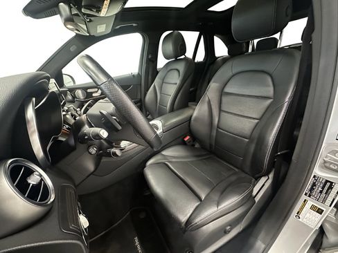 Used 2019 Mercedes-Benz GLC 300 4MATIC image 11