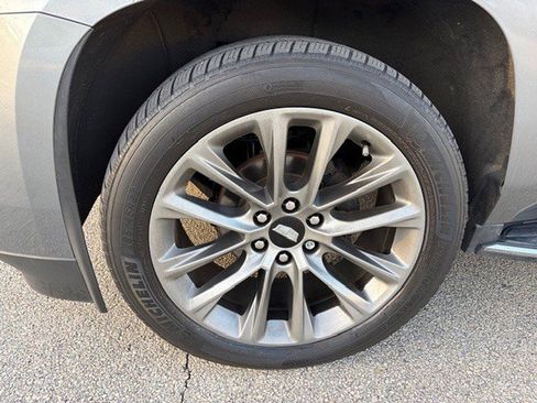 Used 2020 Cadillac Escalade ESV Luxury w/ Escalade Sport Edition image 6