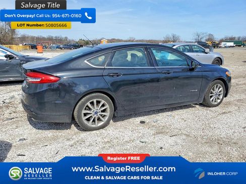 Used 2017 Ford Fusion SE FWD image 4
