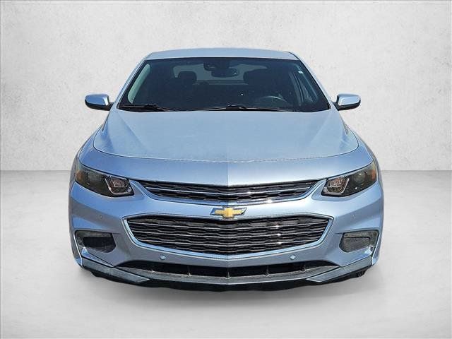 Used 2017 Chevrolet Malibu LT w/ Driver Confidence Package FWD image 2
