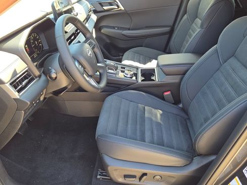 Used 2026 Nissan Rogue SL w/ Family Package AWD/4WD image 23