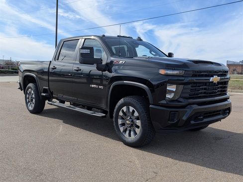 New 2026 Chevrolet Silverado 2500 Custom w/ Custom Value Package image 5