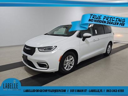 Used 2023 Chrysler Pacifica Touring-L