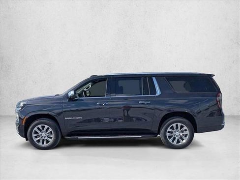 New 2025 Chevrolet Suburban Premier RWD image 5