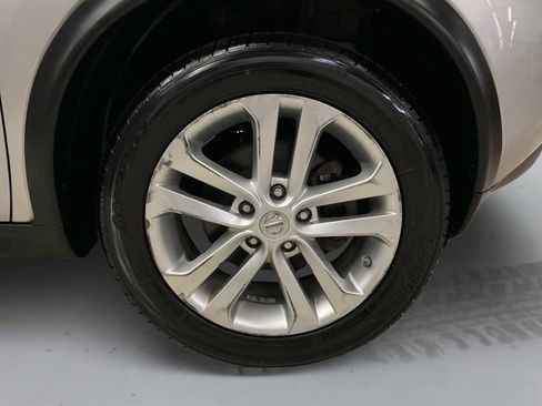 Used 2011 Nissan Juke SV image 16