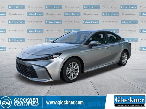 Used 2025 Toyota Camry LE image 1